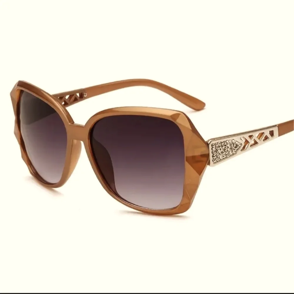 Luxury Protection:Vintage Oversized Square Sunglasses for Women's Stylish Design
